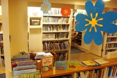 Cheerful reading area